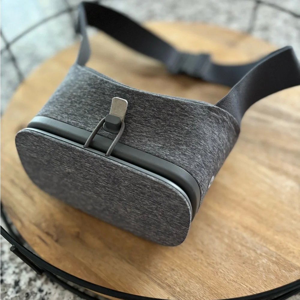 Google Daydream View VR Headset 2nd Generation